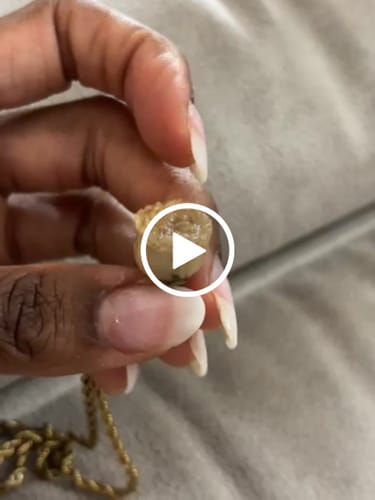 Customer video review of Ciondolo "Tenerezza infinita"