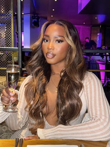 Customer photo review of Blonde Highlights Loose Body Wave Glueless Wig Invisible Small Knots 5x5 Swiss HD Pre-Cut Lace 180% Density Sun-Kissed