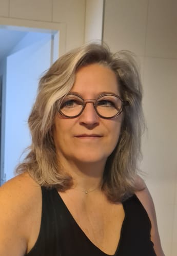 Customer photo review of Instant Dye Shampoo