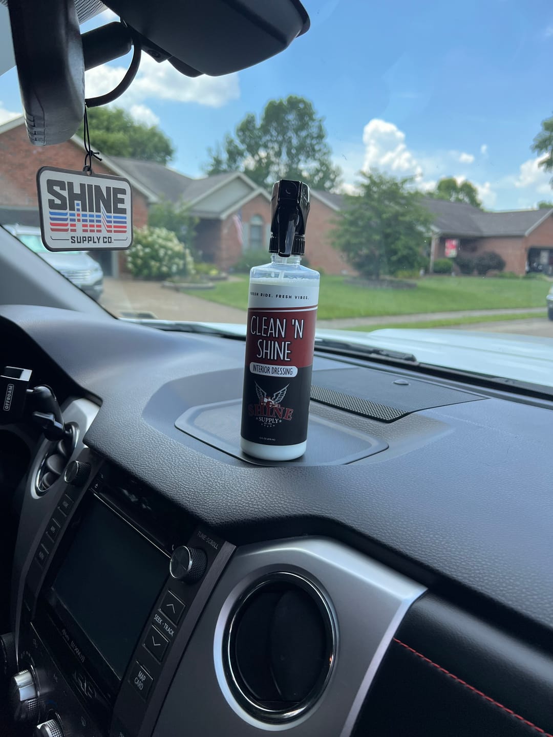 Customer photo review of Clean 'N Shine - 16 oz. w/ Black Sprayer
