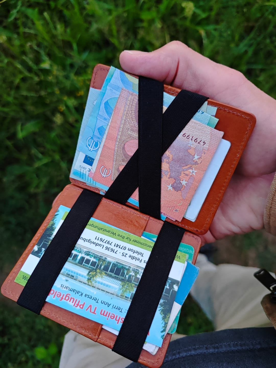 Customer photo review of Flap Boy Slim - Magic Wallet without Coin Pocket