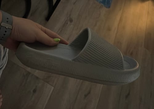 Customer photo review of HappyFlops