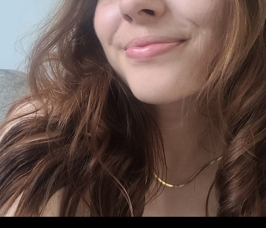 Customer photo review of Embrace Necklace - Gold