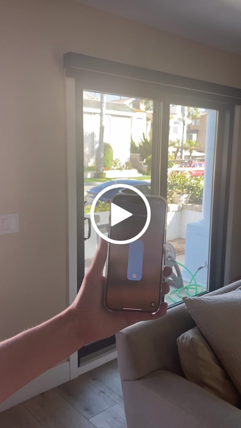Customer video review of SmartWings Motorized Roller Shades 100% Blackout Eclipse