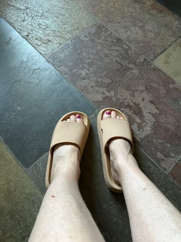 Customer photo review of Pantoufle Orthopédique Cloudly™