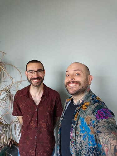 Customer photo review of Chemise boutonnée à manches courtes rouge d'été décontractée à fleurs pour hommes