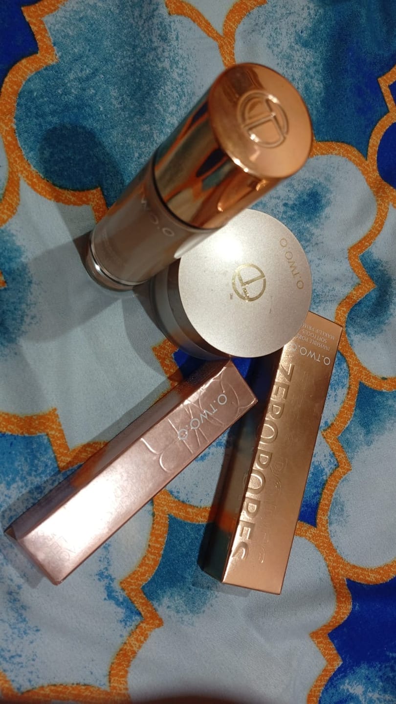 Customer photo review of O.TWO.O HIGH COVERAGE LIQUID CONCEALER
