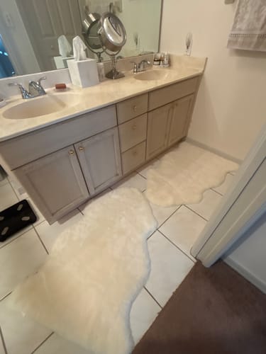 Customer photo review of Sheepskin Rug for Babies, 100% Natural, Shorn Lambskin Wool, 2 x 3 Feet, Ivory