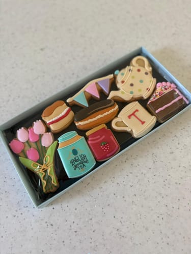 Customer photo review of Afternoon Tea Deluxe Biscuit Box