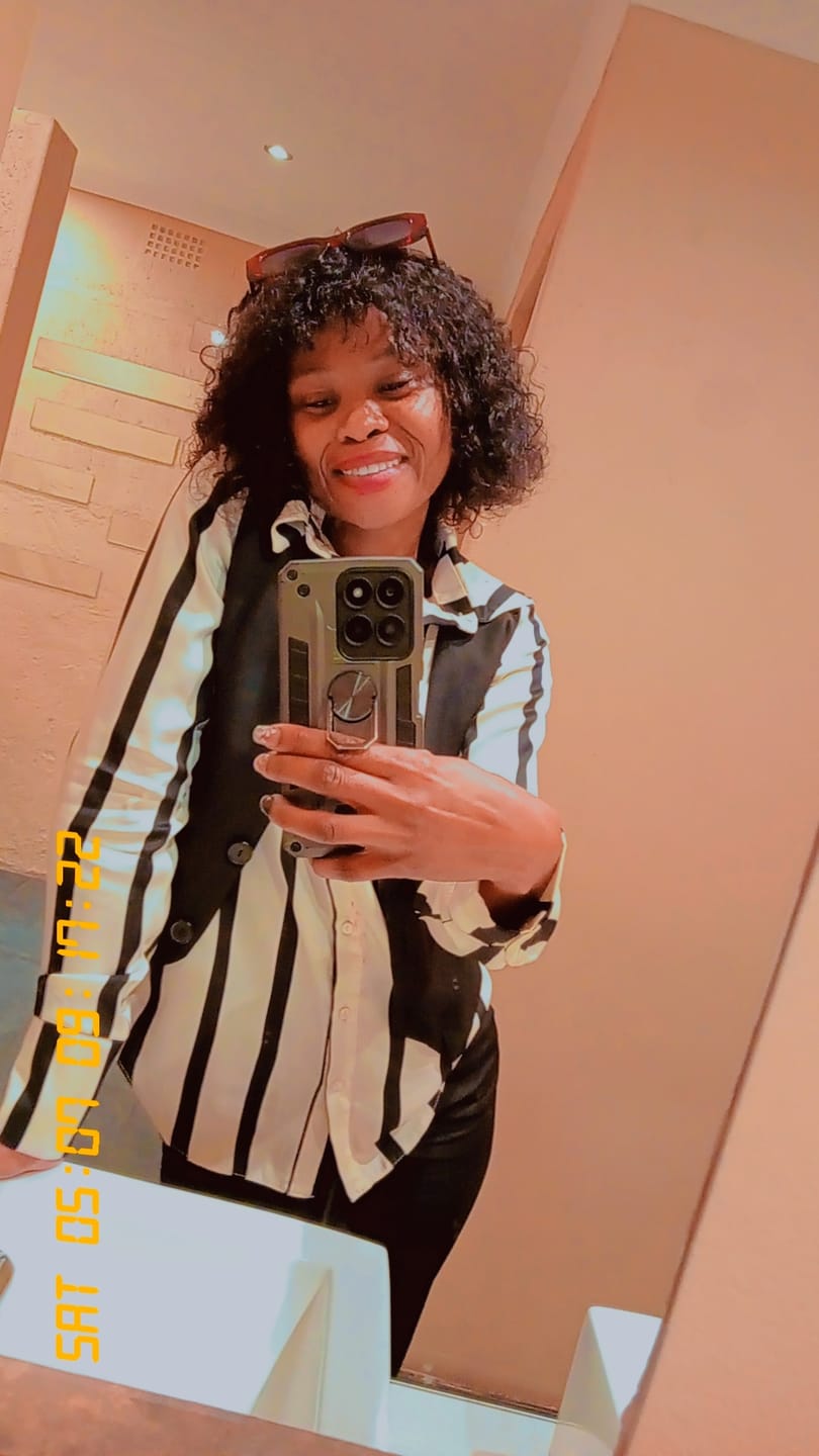 Customer photo review of Brazilian Water Wave Fringe - Zoe