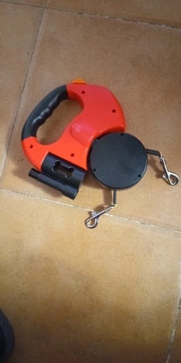 Customer photo review of TangleFree Duo™️ Retractable Double Dog Leash for small dogs