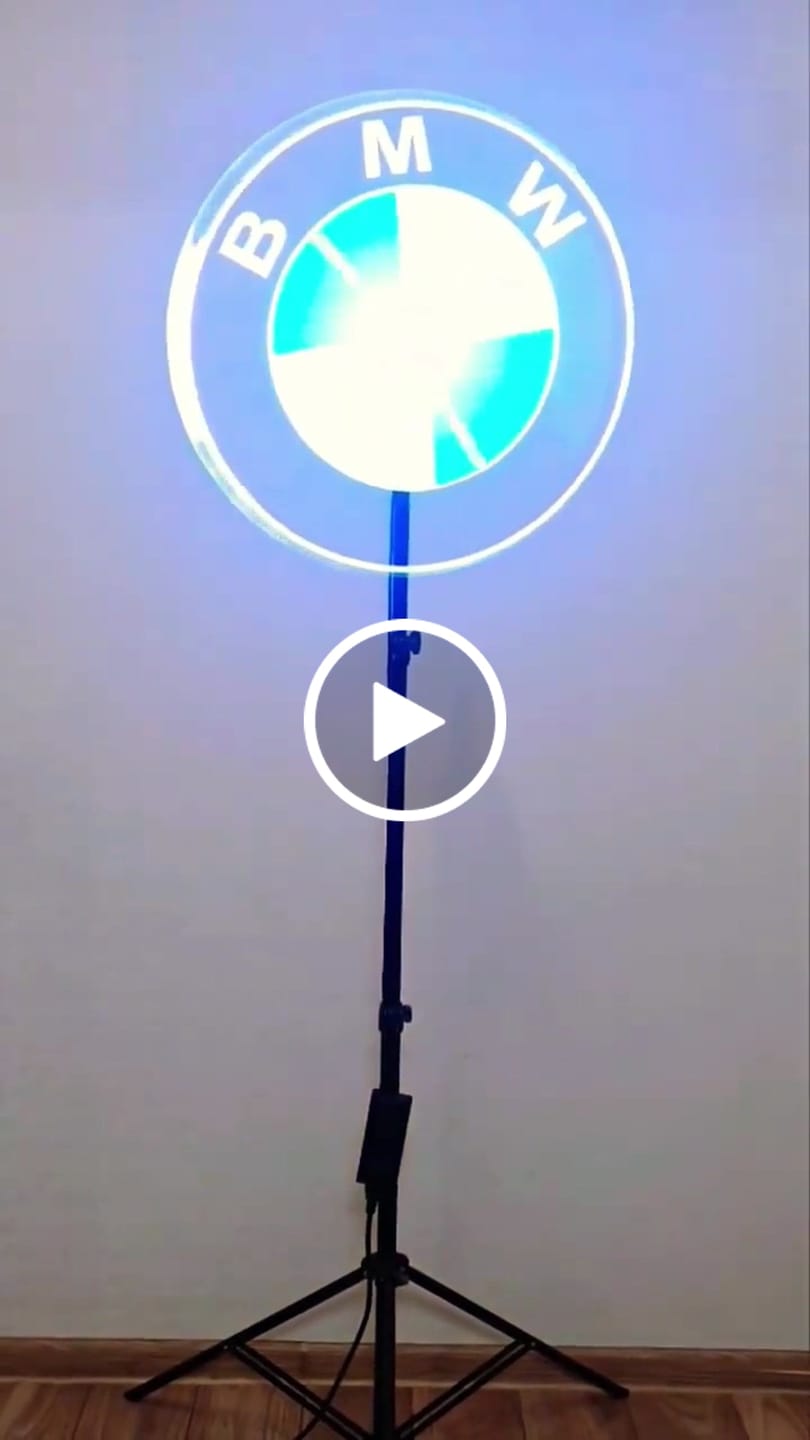 Customer video review of L4 Holographic Fan 25.5"