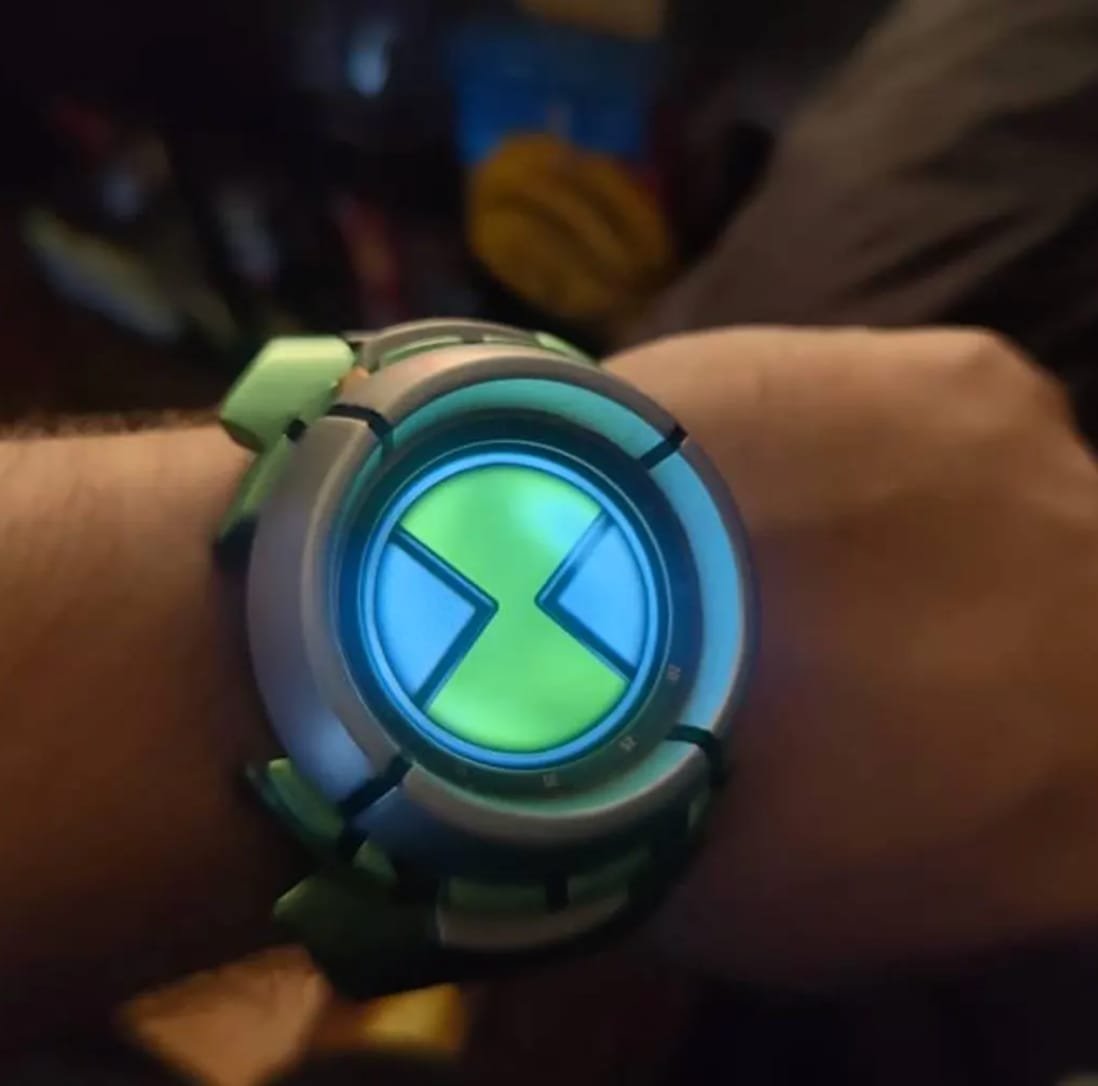 Customer photo review of Watch face can pop up ! Ben 10 Omnitrix Life Size Wearable Replica