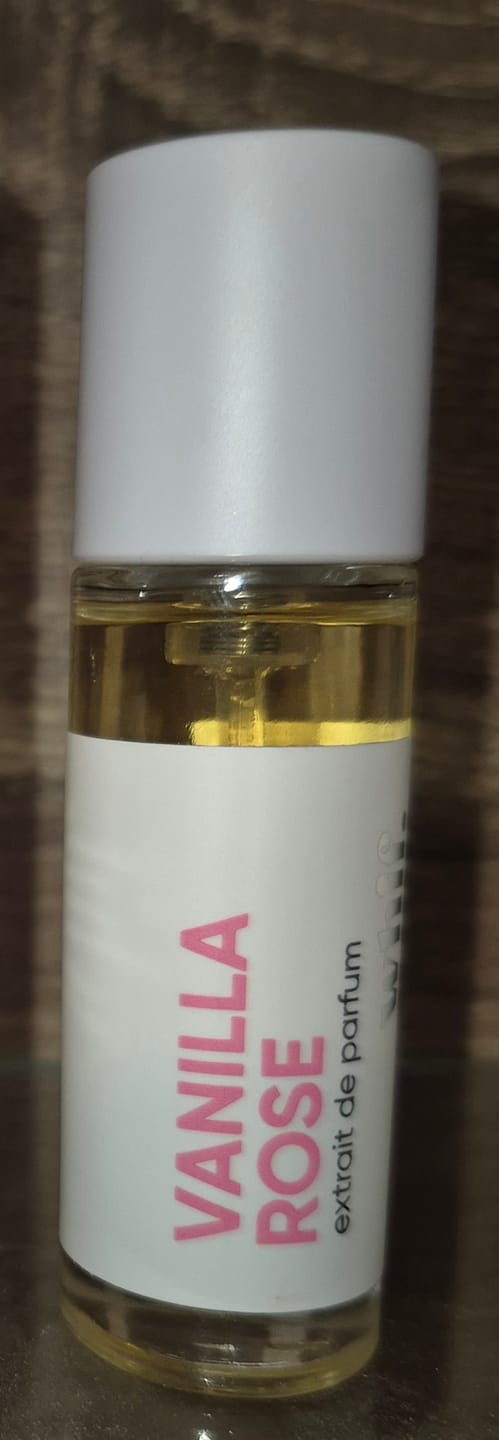 Customer photo review of Vanilla Rose