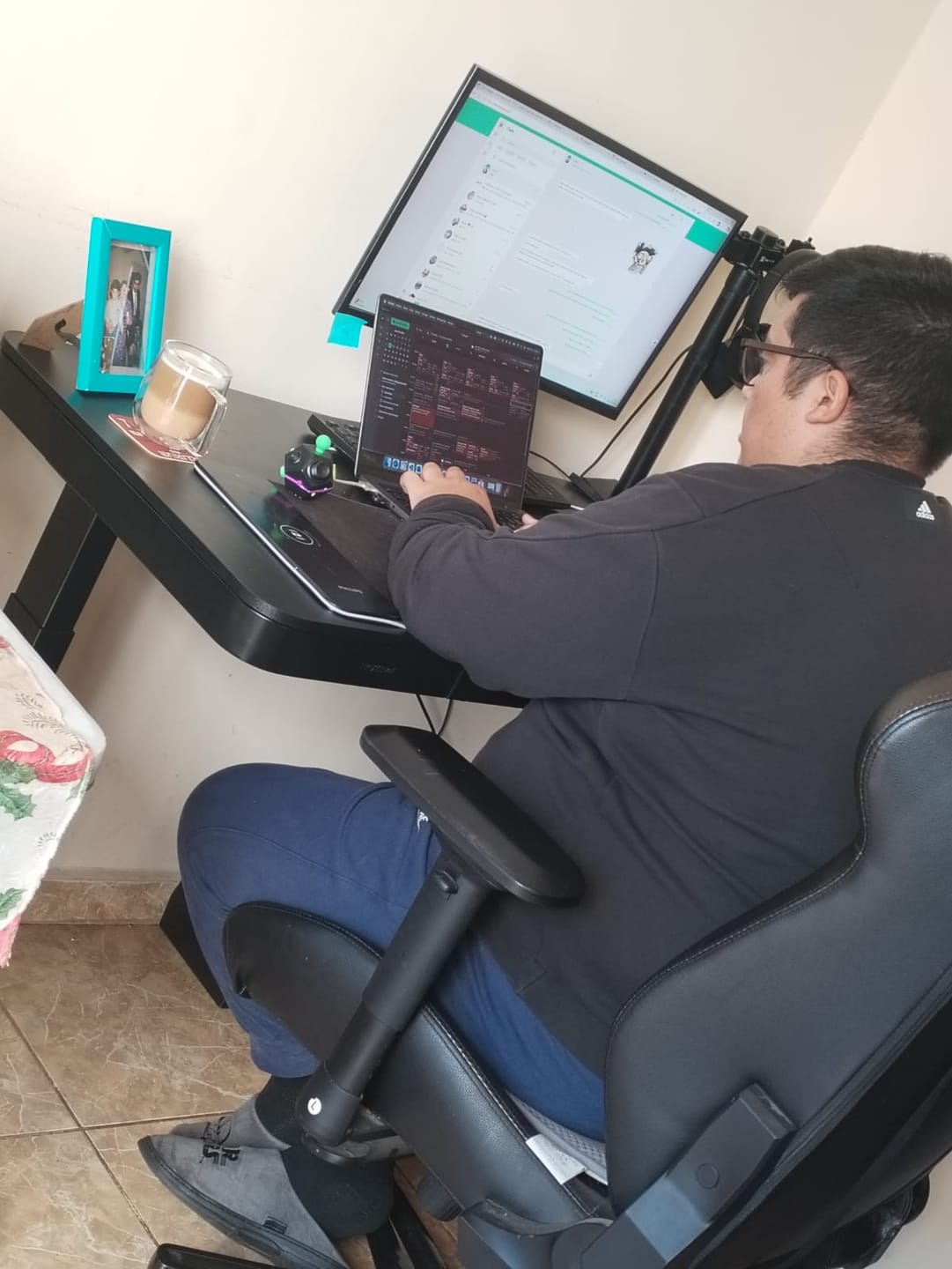 Customer photo review of Standing Desk Smart 120 x 60 cm