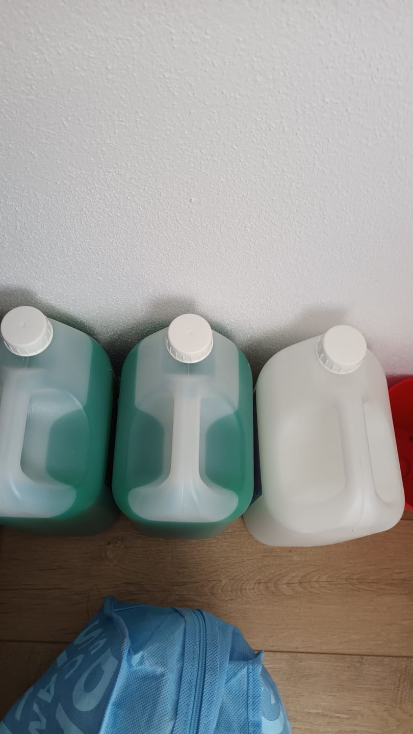 Customer photo review of Pachet 2x Detergent Universal Premium Automat Gel- 10L + 1x Balsam de rufe 5L Extra Parfum Chanela