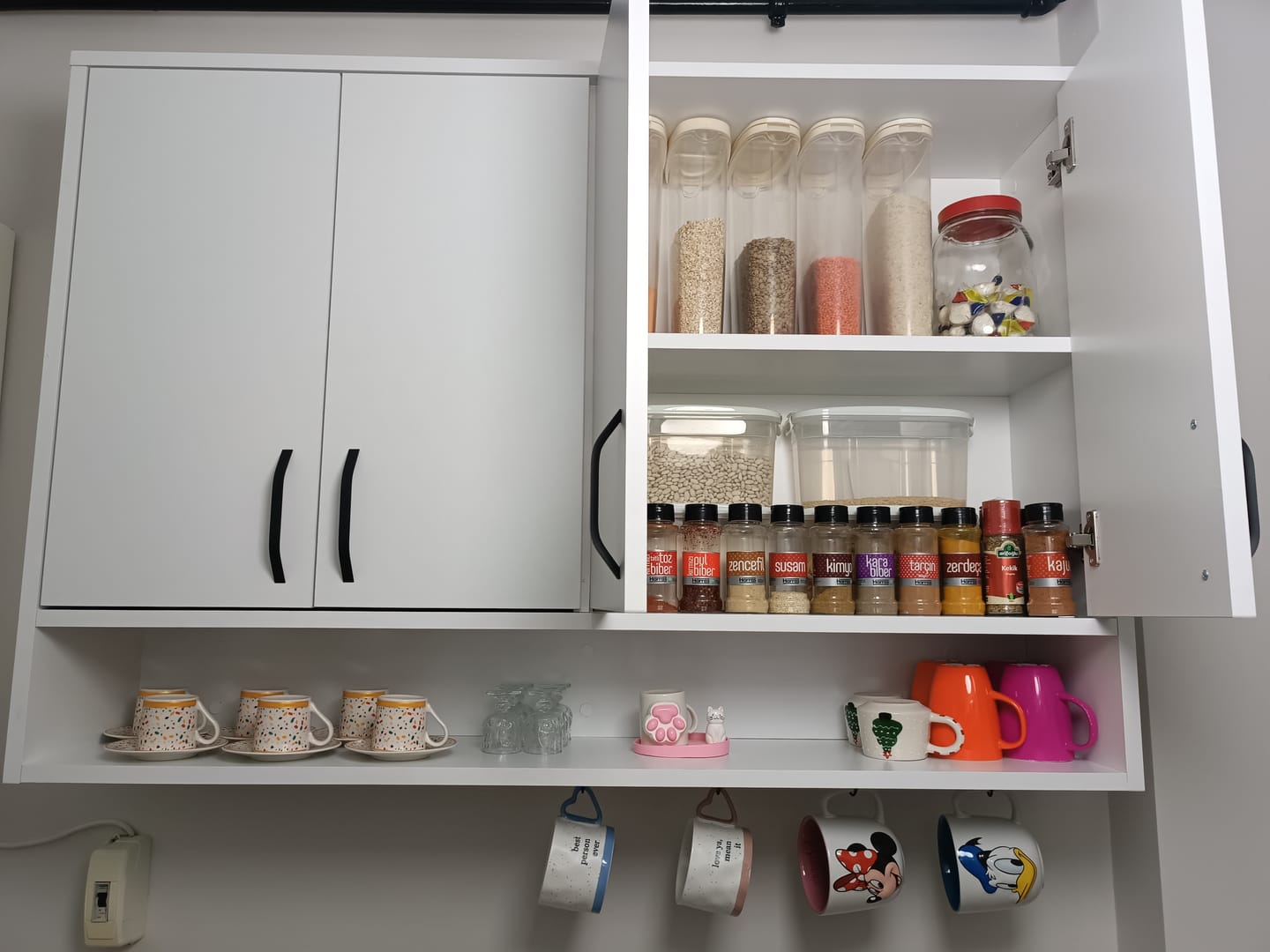 Customer photo review of Rani JE199 Kahve Köşesi Çok Amaçlı Dolap Üst Modül Mutfak Rafı Beyaz