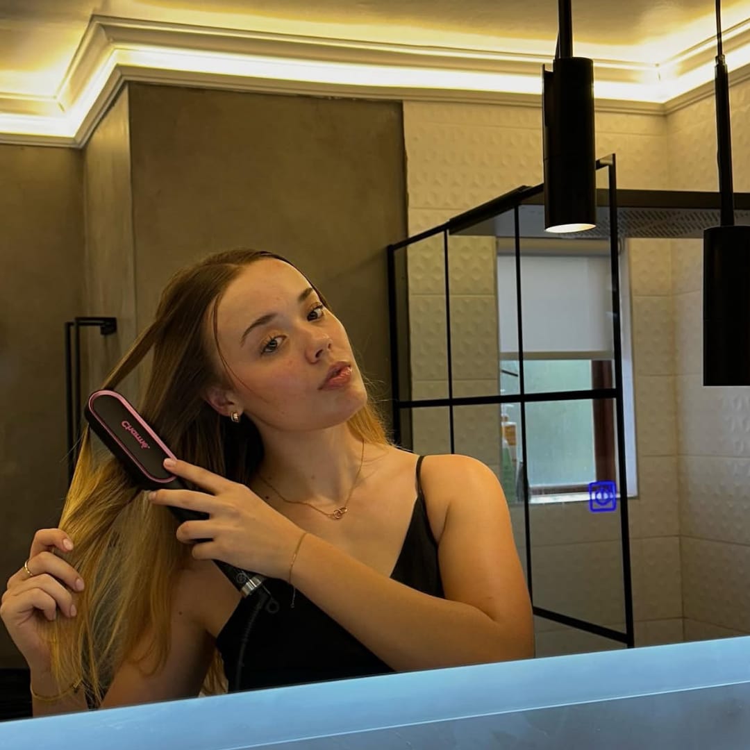 Customer photo review of Charmé Halo Pro – Ultimate One-Pass Straightening Brush