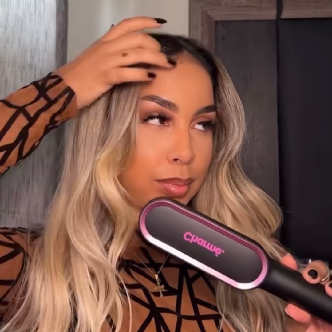 Customer photo review of Charmé Halo Pro – Ultimate One-Pass Straightening Brush