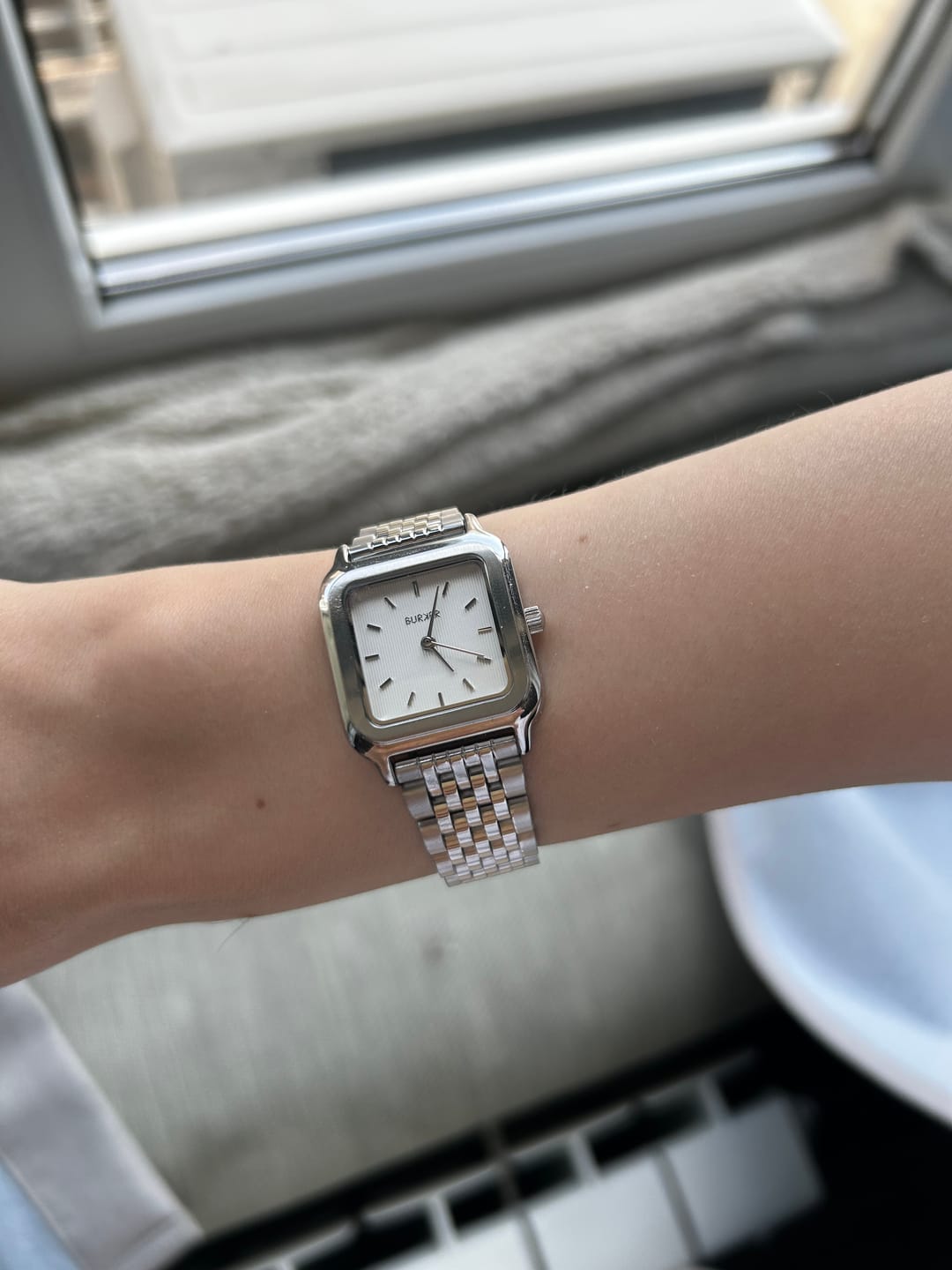 Customer photo review of Macy Silver White
