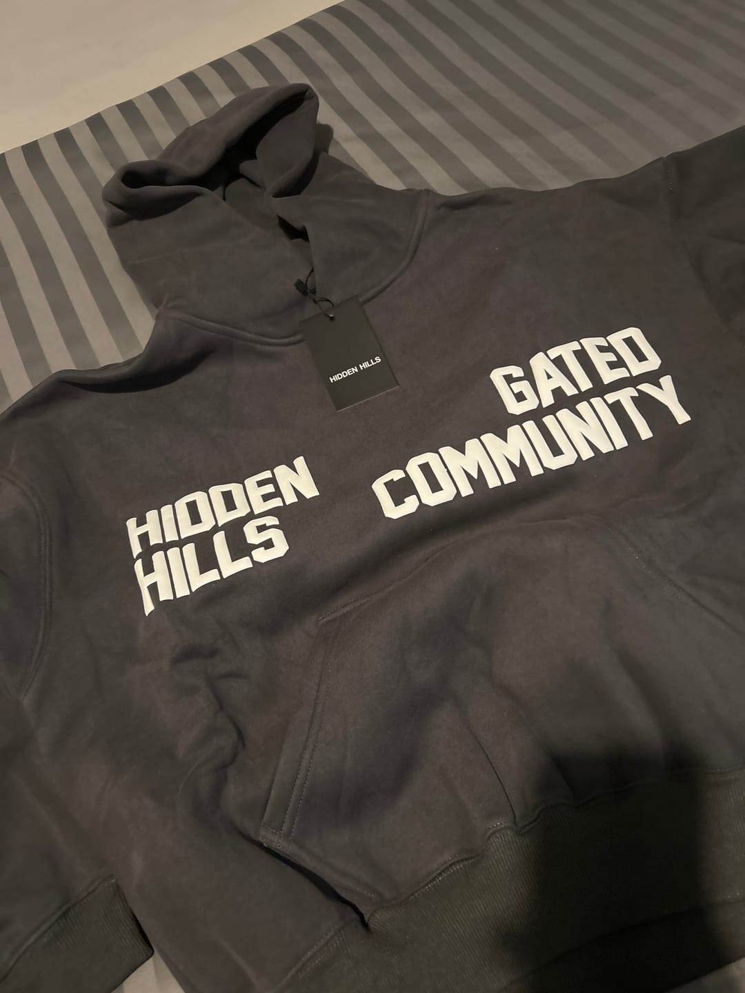 Customer photo review of GATED COMMUNITY HOODIE DARK GREY