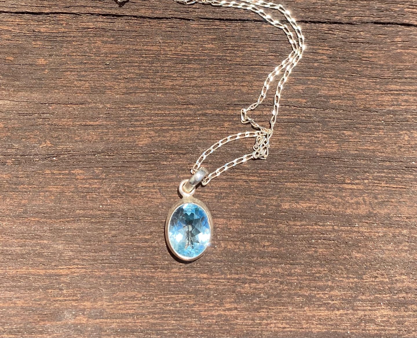 Customer photo review of Colgante Topacio Azul | Abundancia - Buena Suerte