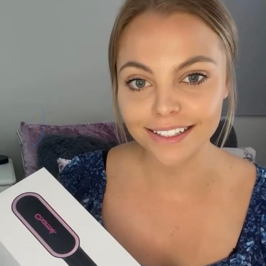 Customer photo review of Charmé Halo Pro – Ultimate One-Pass Straightening Brush