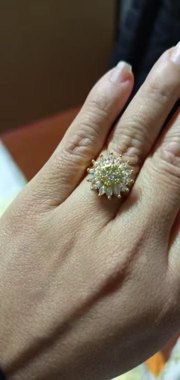 Customer photo review of Flower Anxiety Spinner Ring