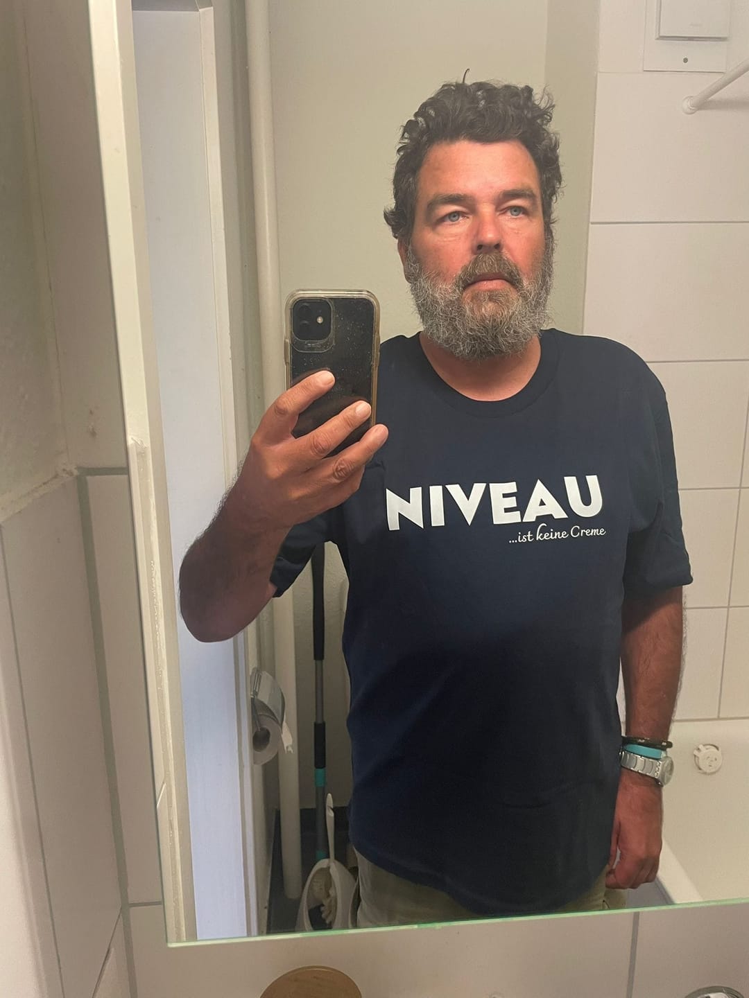 Customer photo review of Niveau - Premium Shirt