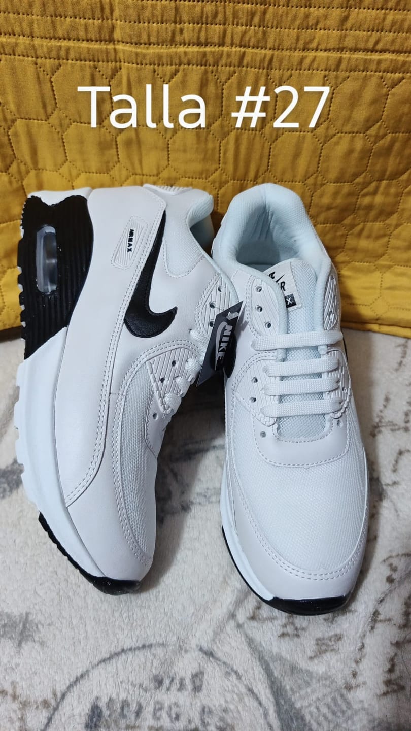 Customer photo review of Tenis Max 90 Blanco Negro
