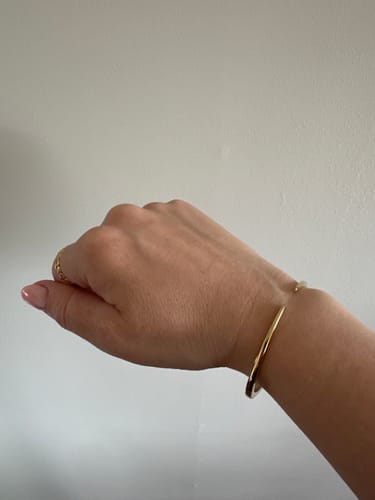 Customer photo review of Classic Claw Bangle