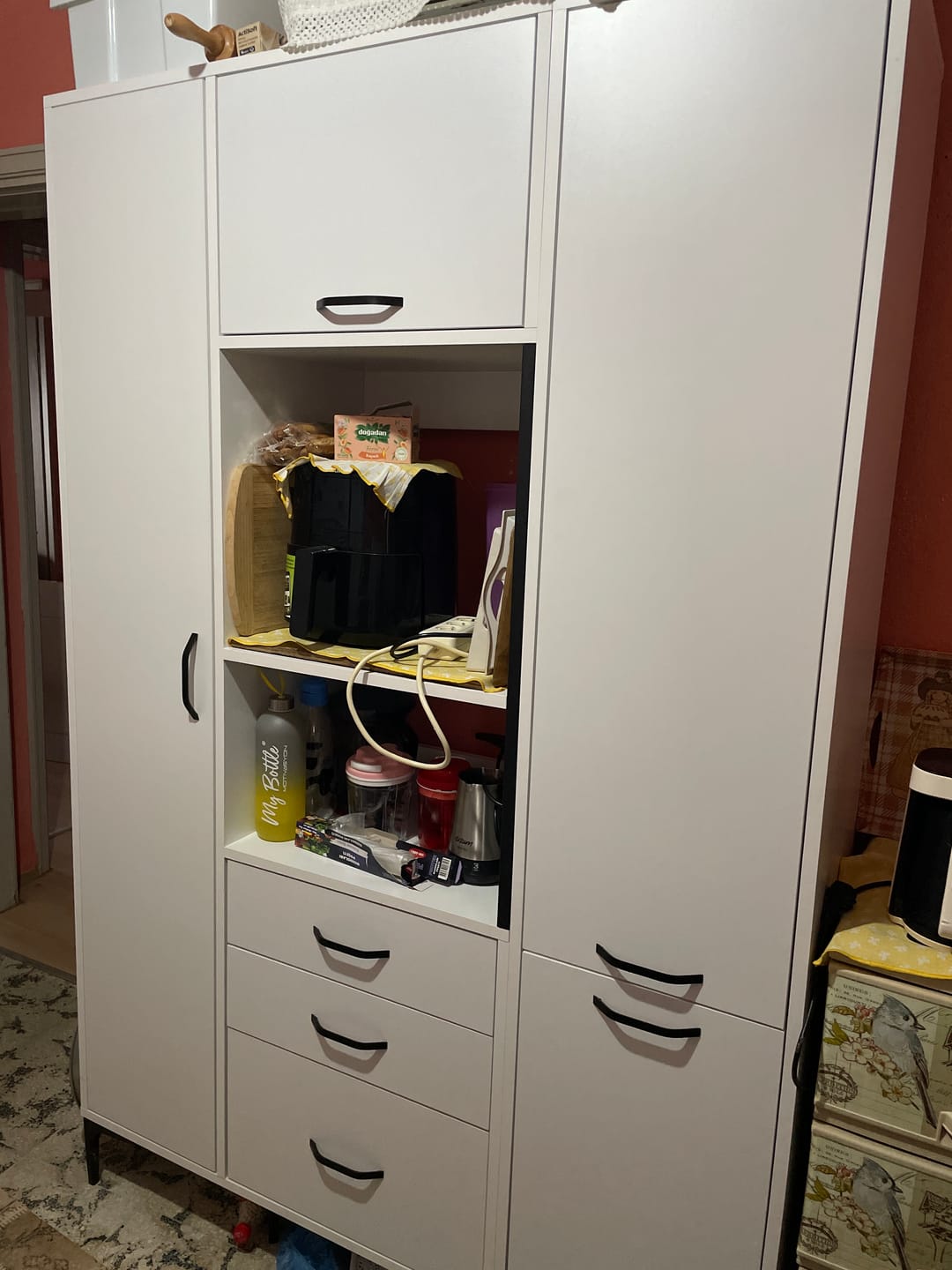 Customer photo review of Rani JE118 Çok Amaçlı Dolap 4 Kapaklı 3 Çekmeceli Kiler Mutfak Dolabı Beyaz