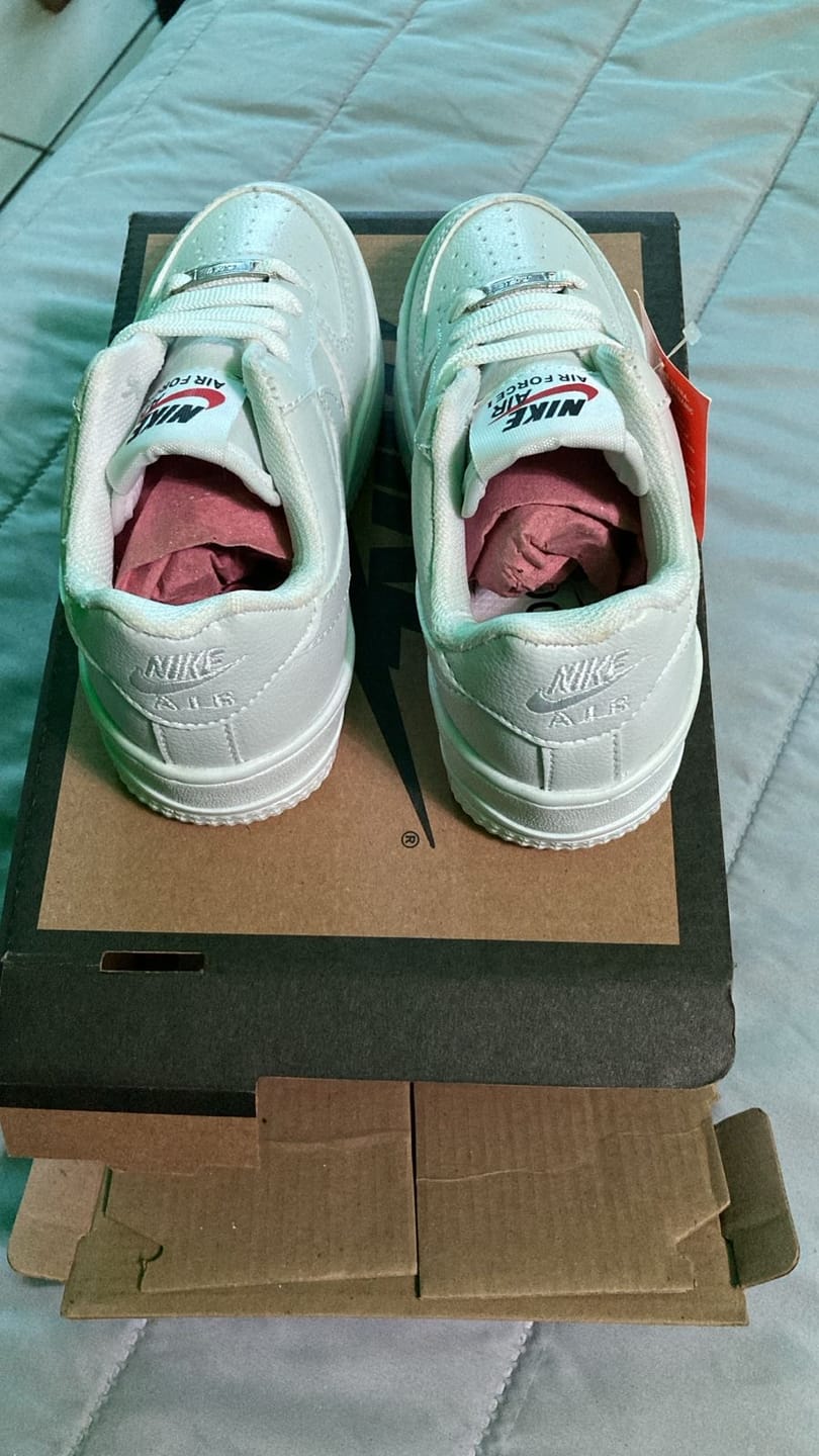 Customer photo review of Tenis 270 Blanco Total Niño