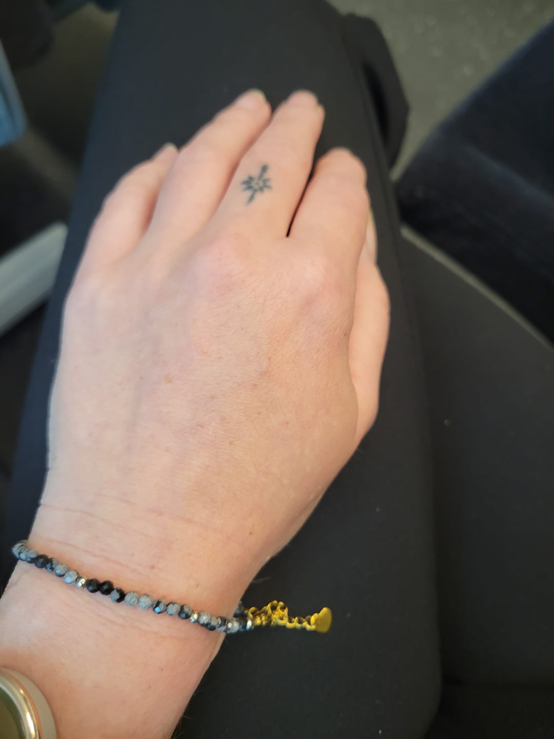 Customer photo review of Obsidian Armband - Schneeflockenobsidian