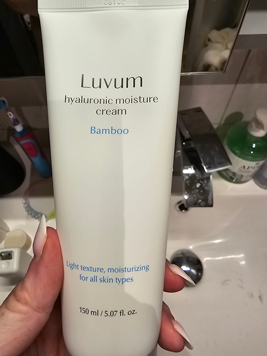 Customer photo review of Luvum Bamboo Hyaluronic Moisture Fuktighetskrem (150ml) - NY og større flaske