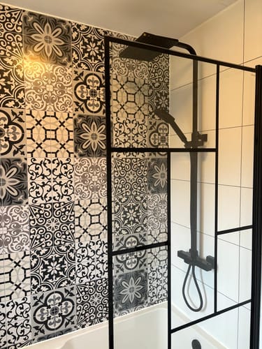 Customer photo review of Matt Black 1400mm Abstract Square Bath Screen