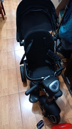 Customer photo review of Triciclo Explorer LX - Negro + Set de 2 biberones My cup