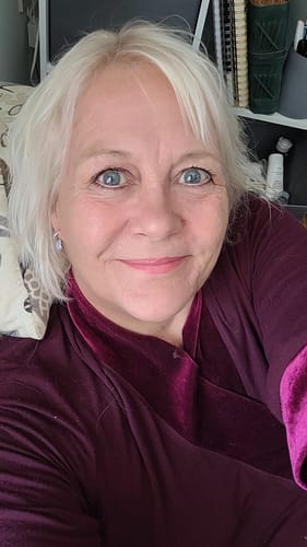 Customer photo review of Dusk to Dawn - Overnight Tan Facial 50ml