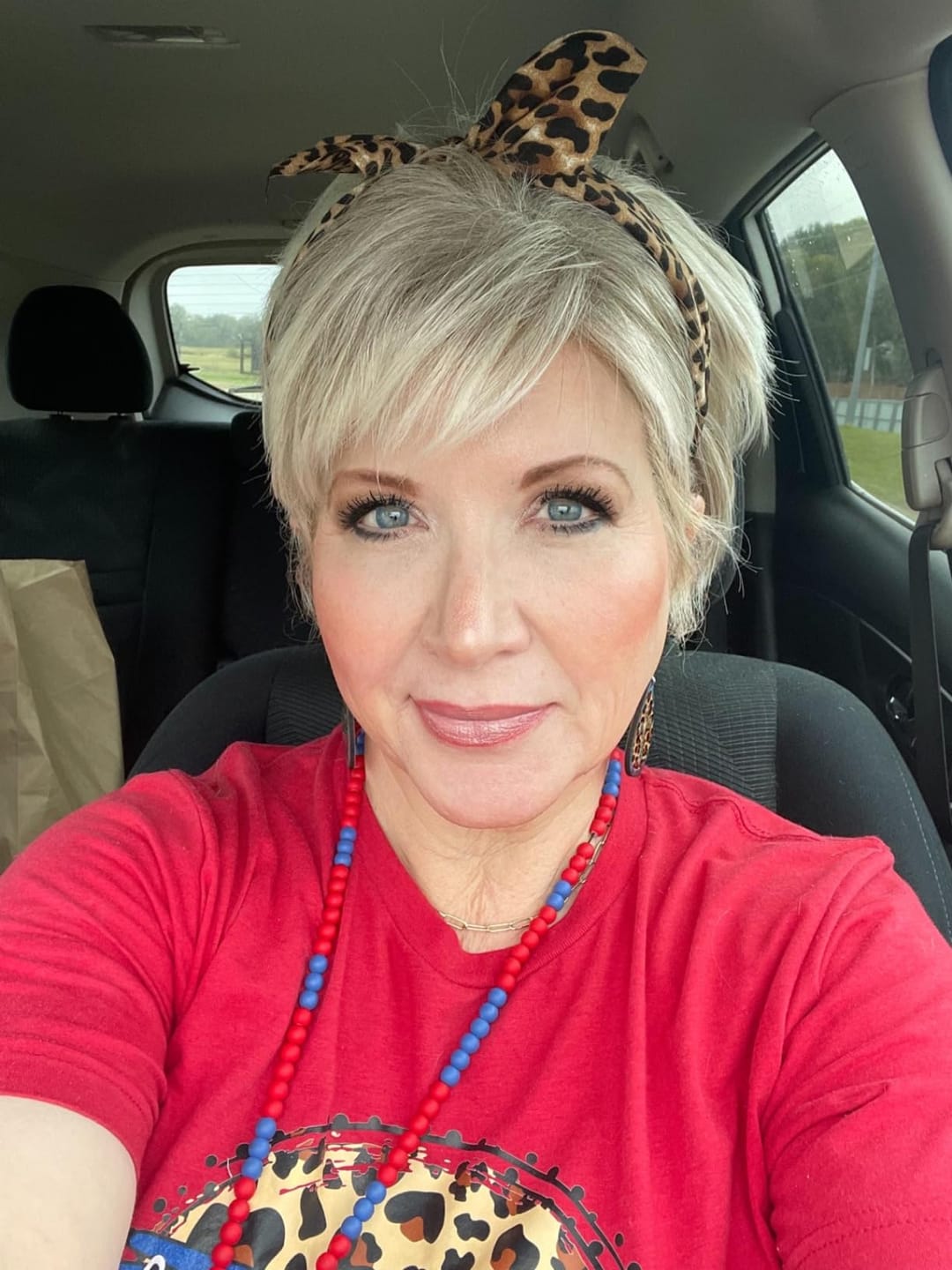 Customer photo review of 2025 Hot Sale Breathable&Natural Short Hair Topper For Women With Thinning Hair