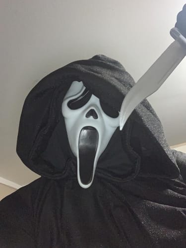 Customer photo review of Conjunto Ghostface Original - 25 Anos Fun World – Edição Limitada