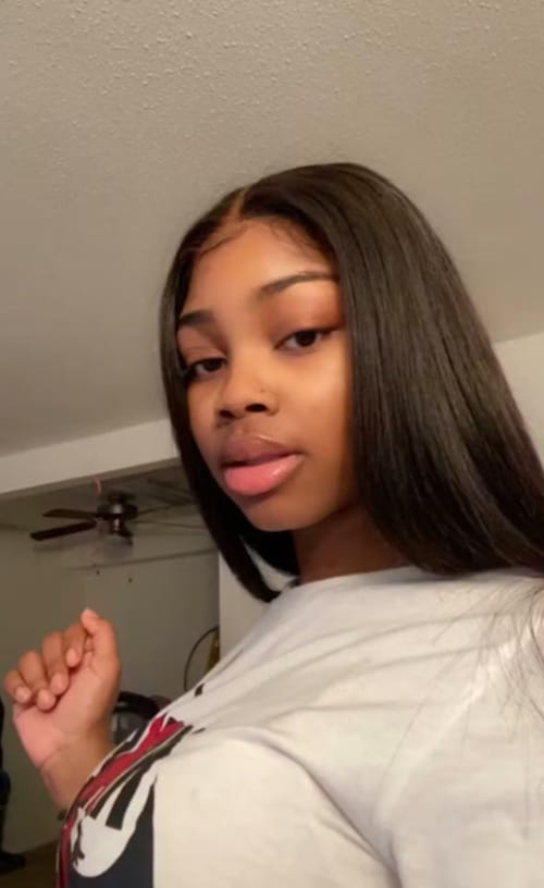Customer photo review of MORE FACE 13x6 Lace Frontal Wig Preplucked Straight Human Hair Wigs With Baby Hair
