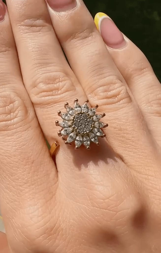 Customer photo review of Flower Anxiety Spinner Ring