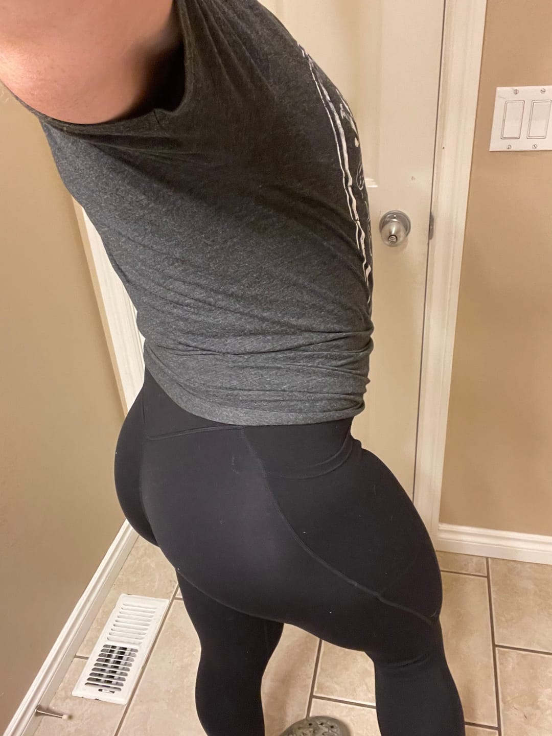 Customer photo review of NKD Leggings With Pockets | Black