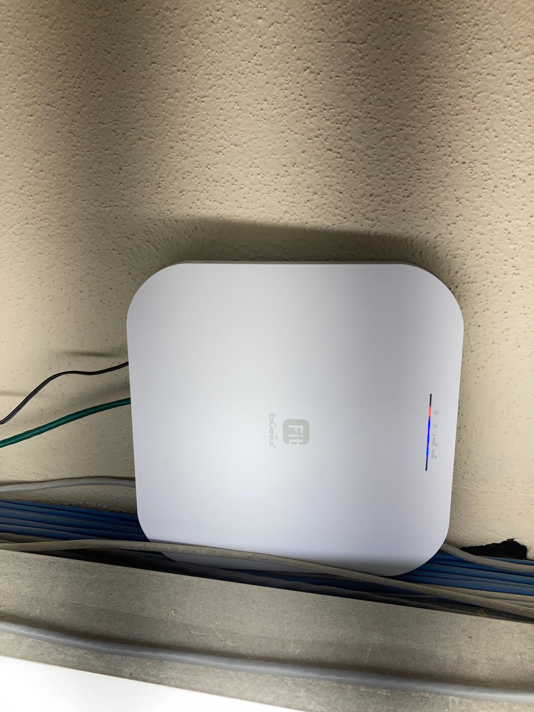 Customer photo review of EWS276-FIT: EnGenius Fit 4×4 Indoor Wireless Wi-Fi 6 Access Point