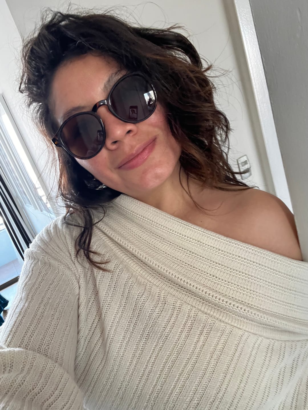 Customer photo review of SWEATER LINA CRUDO