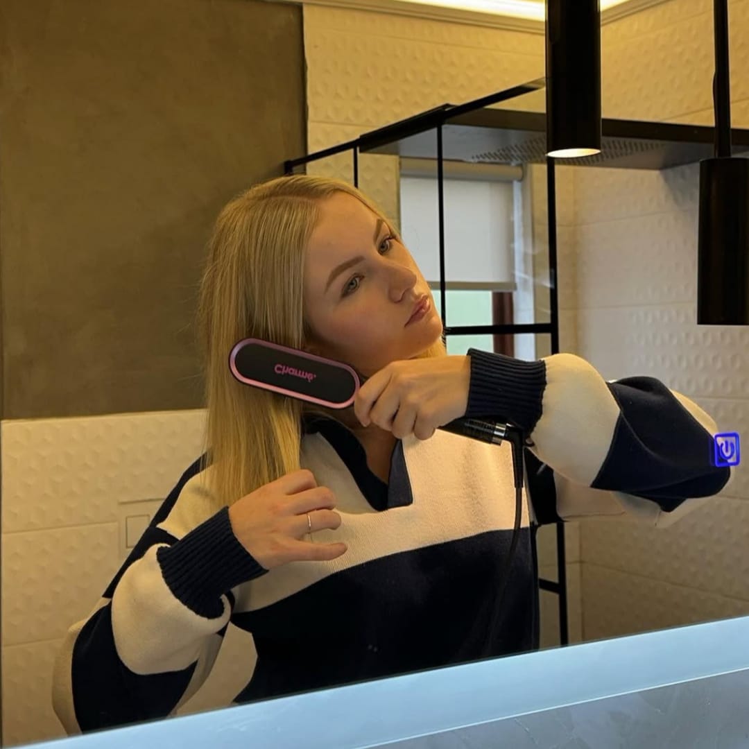Customer photo review of Charmé Halo Pro – Ultimate One-Pass Straightening Brush