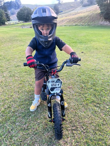 Customer photo review of Takani Electric Balance Bike 12'' - TK1224-RS Matte Charcoal