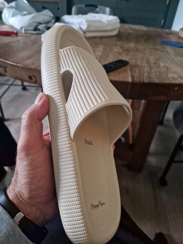 Customer photo review of HappyFlops