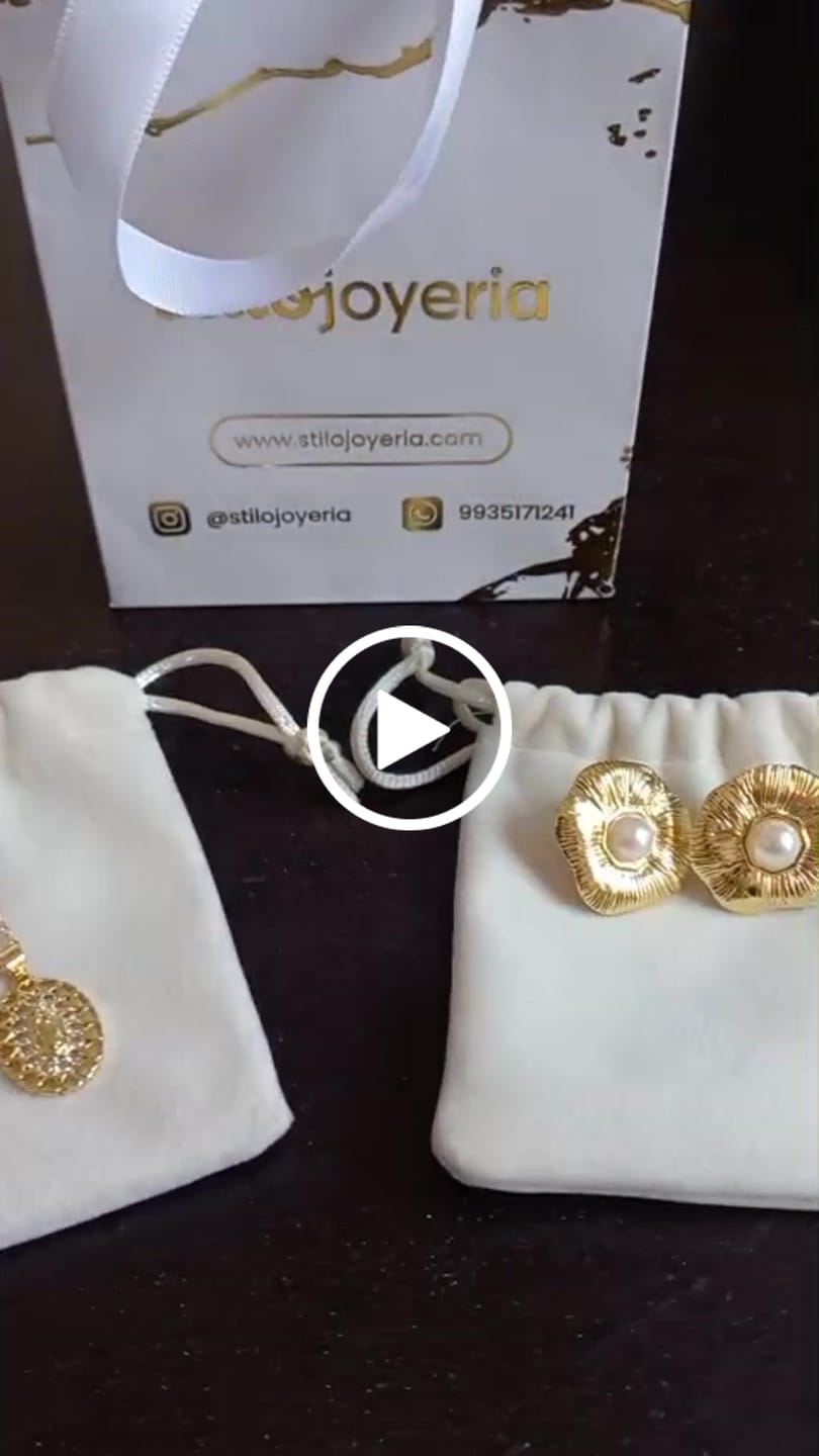 Customer video review of Collar Virgen