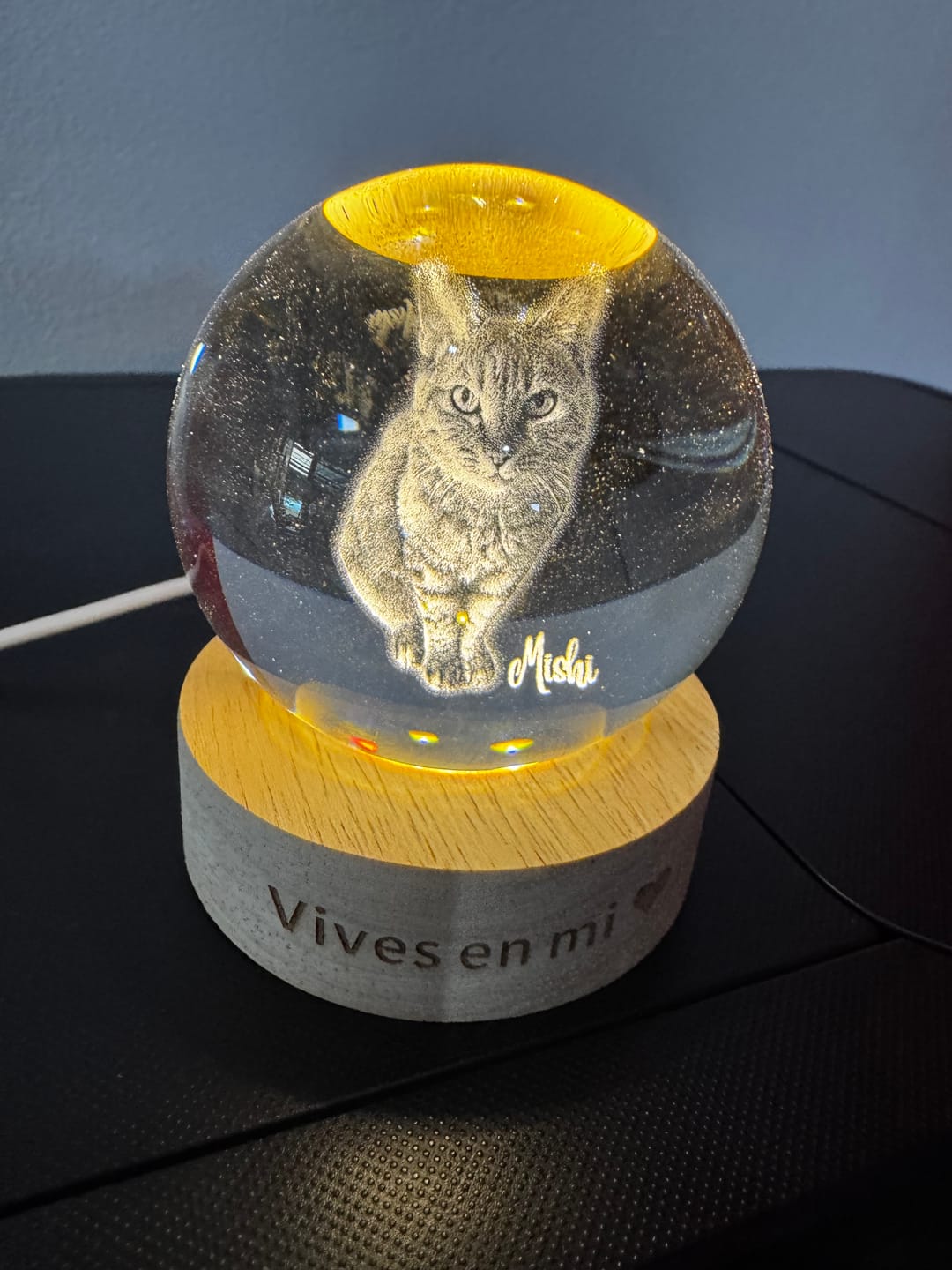 Customer photo review of Esfera de cristal personalizable